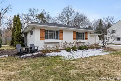 2424 Elmwood Drive SE, Grand Rapids, MI 49506 - Photo 3