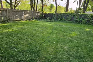 1053 E Empire Ave, Benton Harbor, MI 49022 - Photo 15