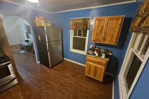 1053 E Empire Ave, Benton Harbor, MI 49022 - Photo 3