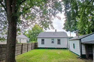 1053 E Empire Ave, Benton Harbor, MI 49022 - Photo 13