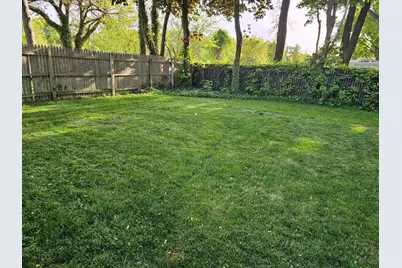 1053 E Empire Avenue, Benton Harbor, MI 49022 - Photo 13