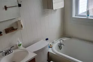 1053 E Empire Ave, Benton Harbor, MI 49022 - Photo 7