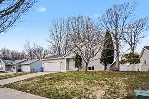 1547 Amberly Dr SE, Grand Rapids, MI 49508 - Photo 3