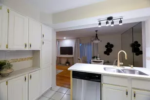 2146 Bryanston Crescent St, Detroit, MI 48207 - Photo 9