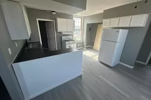910 Monroe St, Carleton, MI 48117 - Photo 5