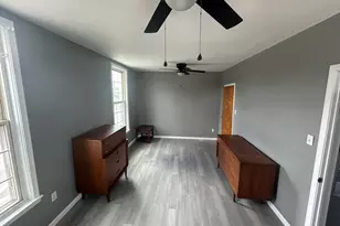 910 Monroe St, Carleton, MI 48117 - Photo 9