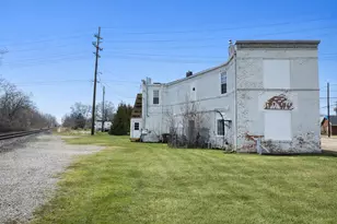 910 Monroe St, Carleton, MI 48117 - Photo 3