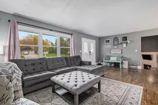 15902 Meadowview Dr, Buchanan, MI 49107 - Photo 3