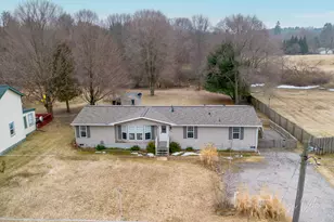 913 E Lewis St, Whitehall, MI 49461 - Photo 1