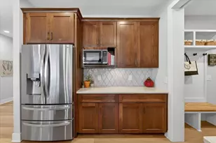 10597 Sharon Lee Ln, Portage, MI 49024 - Photo 9