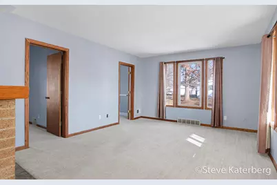 2641 Forest Grove Avenue SW, Wyoming, MI 49519 - Photo 5
