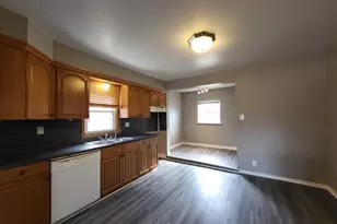 22032 Elizabeth St, Saint Clair Shores, MI 48080 - Photo 5