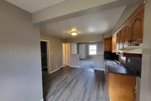 22032 Elizabeth St, Saint Clair Shores, MI 48080 - Photo 7