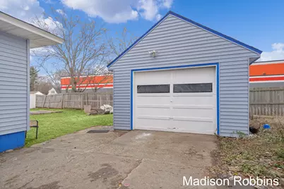 966 Roberts Street, Muskegon, MI 49442 - Photo 31