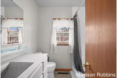 966 Roberts Street, Muskegon, MI 49442 - Photo 21