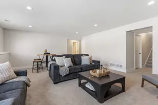 11913 Smithfield Dr, Holland, MI 49424 - Photo 33