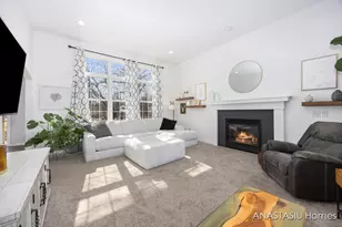 2224 Tradition Dr NE, Grand Rapids, MI 49505 - Photo 9