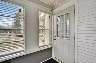 406 Garfield St, Jackson, MI 49203 - Photo 5