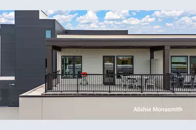 300 Washington Avenue #1, Grand Haven, MI 49417 - Photo 1