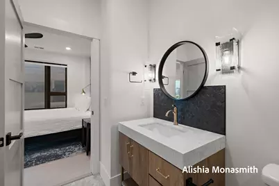 300 Washington Avenue #1, Grand Haven, MI 49417 - Photo 31