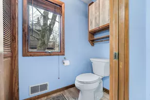 2429 Highpointe Dr, Kalamazoo, MI 49008 - Photo 11