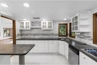 24199 N Shore Drive, Edwardsburg, MI 49112 - Photo 9