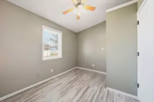 211 Hackett St, Jackson, MI 49202 - Photo 5
