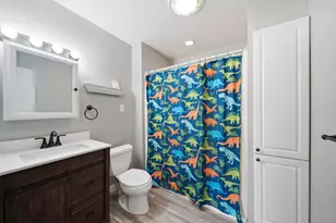 211 Hackett St, Jackson, MI 49202 - Photo 7