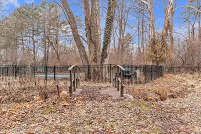 22030 Rougewood Drive, Southfield, MI 48033 - Photo 33