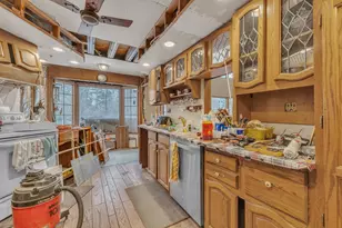 22030 Rougewood Dr, Southfield, MI 48033 - Photo 11