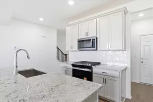 5604 Corgi Dr, Ann Arbor, MI 48108 - Photo 9