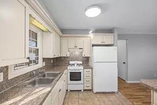 2194 Banner Dr SW, Wyoming, MI 49509 - Photo 3