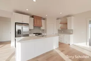 5172 Blendon Mdw Cir, Hudsonville, MI 49426 - Photo 3