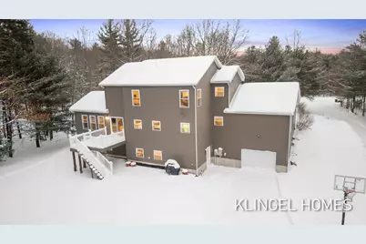 11579 Richland Court, Grand Haven, MI 49417 - Photo 3