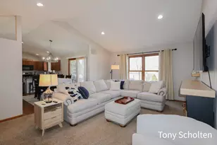 10364 Hannah Dr, Zeeland, MI 49464 - Photo 9