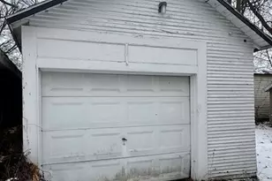 415 W Forest Ave, Muskegon, MI 49441 - Photo 23