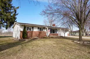 635 E Mill St, Capac, MI 48014 - Photo 3