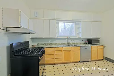 594 E Apple Avenue, Muskegon, MI 49442 - Photo 5