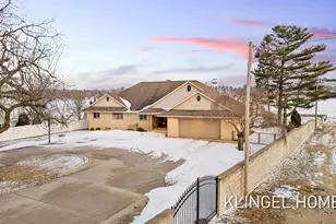 530 Glenwood Ave, Muskegon, MI 49445 - Photo 49