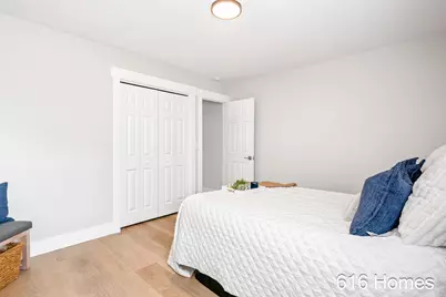 937 Lamberton Street NE, Grand Rapids, MI 49505 - Photo 13