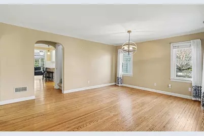 631 N Linden Street, Marshall, MI 49068 - Photo 5