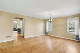 631 N Linden St, Marshall, MI 49068 - Photo 5