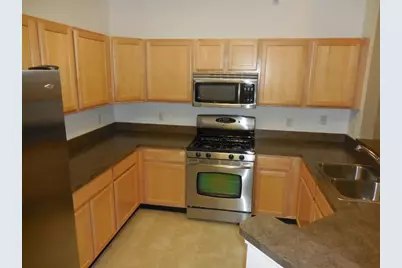 824 W Summerfield Gln Circle, Ann Arbor, MI 48103 - Photo 3