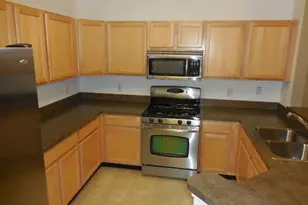 824 W Summerfield Gln Cir, Ann Arbor, MI 48103 - Photo 3