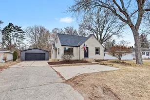 6672 Cascade Rd SE, Grand Rapids, MI 49546 - Photo 3