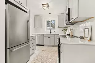 6672 Cascade Rd SE, Grand Rapids, MI 49546 - Photo 11