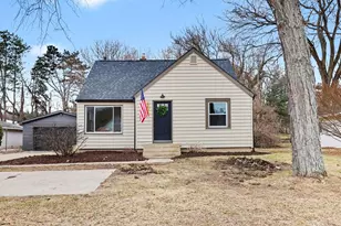 6672 Cascade Rd SE, Grand Rapids, MI 49546 - Photo 1