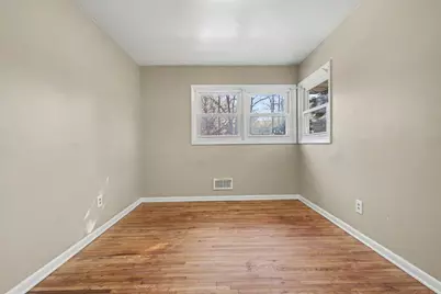 4709 Burgis Avenue SE, Grand Rapids, MI 49508 - Photo 9