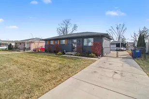 38249 N Jean Ct, Westland, MI 48186 - Photo 3