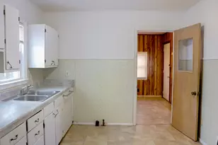 321 E Center St, Coloma, MI 49038 - Photo 19